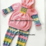 kapüşonlu örgü kazak ve pantolon anlatımı