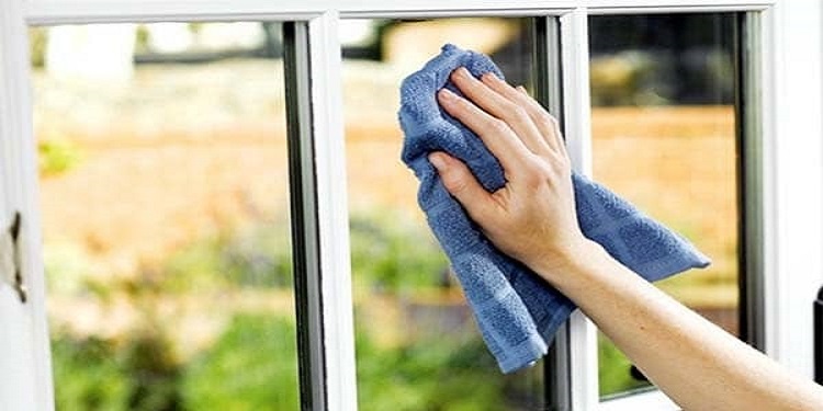 CAMLARINIZI TEMİZLEYEN EN İYİ KARIŞIM