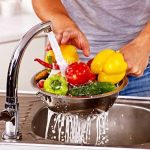 Sebze ve meyveyi sirke yerine bakın ne ile yıkamalıymışız