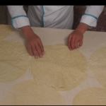 Hazır yufkanın sırrını öğrenmek ister misiniz sizde evinizde artık yapabileceksiniz