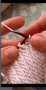 Read more about the article Dikey balık sırtı örgü nasıl yapılır