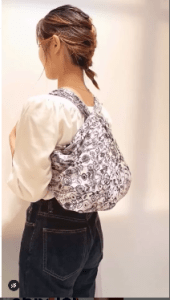 Read more about the article Tek bir parça kumaş ile 1 dakikada sırt çantası yapabilirsin