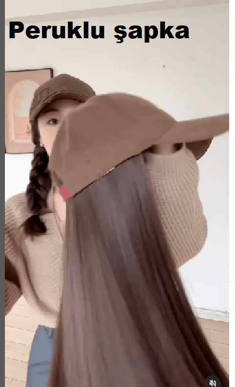Peruklu şapka