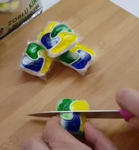 Read more about the article Bulaşık makinesi tableti ile yapabileceğiniz 4 farklı temizlik yöntemi