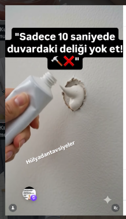 Diş macunu ve tebeşir karışımı ile pratik duvar tamiri uygulaması."